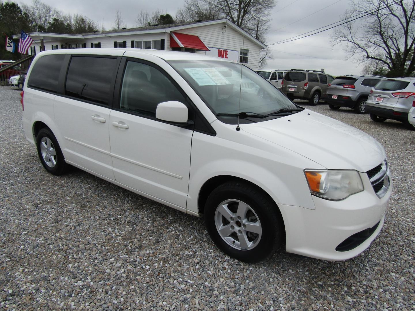 2012 White Dodge Grand Caravan SE (2C4RDGBG5CR) with an 3.6L V6 DOHC 24V engine, Automatic transmission, located at 15016 S Hwy 231, Midland City, AL, 36350, (334) 983-3001, 31.306210, -85.495277 - Photo#0